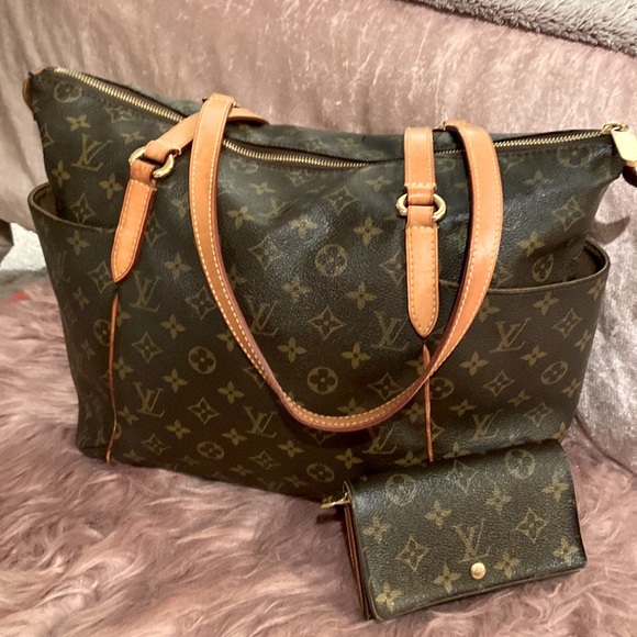 Louis Vuitton Handbags - 💯 Authentic Vintage Louis Vuitton Monogram Totally MM & Matching Tresor Wallet